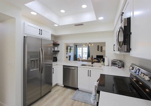 Large Dog Friendly- All New-Golf Course View