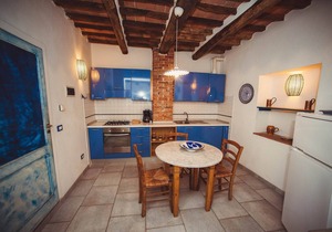 Large studio flat,Wi-Fi, residence with pool,view over the coast,E-car charge