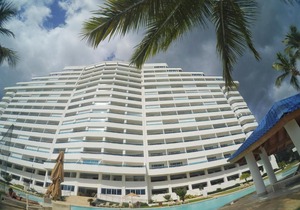 Las Olas Beachfront Condo