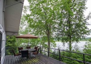 Laurentian Lakeside Cottages 49, 3-season, 3-bedroom, 1.5 bath cottage sleeps 6