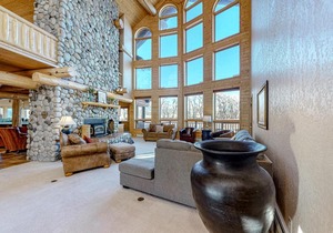 Lazy River Ranch House & Guest House