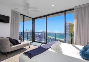 Level 30 Oracle Tower 2 Stunning views and free parking - GC Getaways