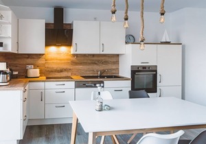 Light-flooded and modern furnished apartment near the beach and harbor