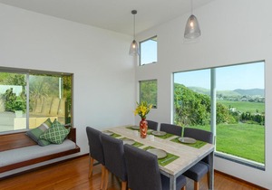 Lightning Ridge Retreat - Waimarama Holiday Home