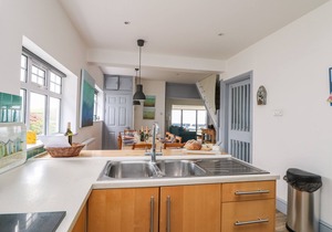 LITTLE TRELAWNS, family friendly in Mawgan Porth