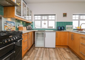 LITTLE TRELAWNS, family friendly in Mawgan Porth