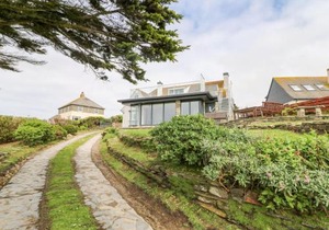 Little Trelawns