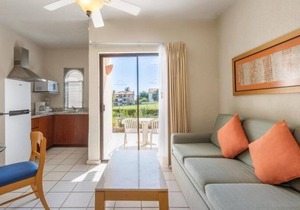 Lively 1BR Suite Near San Jose Estuary