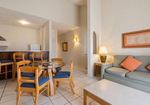 Lively 1BR Suite Near San Jose Estuary