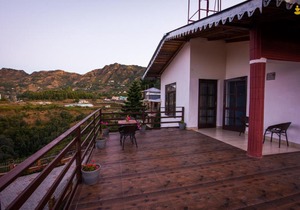 LivingStone Lake View Cottage