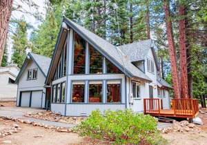 Lloyds Lodge Vacation Rental