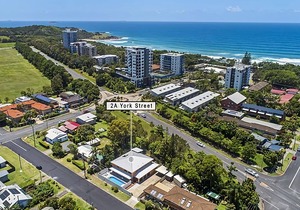 Located just 600 beach, Coffs Mediterranean Villa 4 is a spacious one bedroom apartment