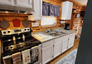 Log Cabin 11 with Hot Tub at Osborn Boat Ramp on Patoka Lake