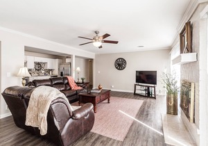 Long-term stays 2br Germantown