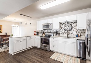 Long-term stays 2br Germantown