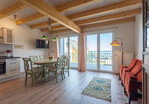 Lots of space for large families and groups on two floors