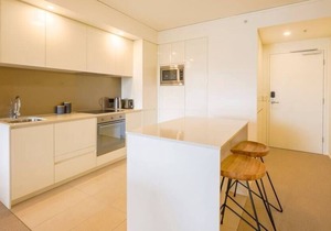 Lovely 1 Bed Apt Apt w/ FREE Parking @Bowen Hills