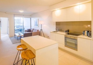 Lovely 1 Bed Apt Apt w/ FREE Parking @Bowen Hills