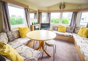 Lovely 6 berth caravan at Southview Holiday Park in Skegness ref 33054F
