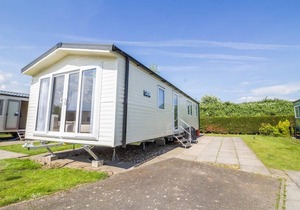 Lovely 8 berth caravan at Southview Holiday Park near Skegness ref 33040S