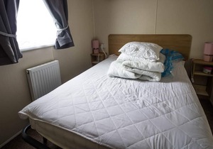 Lovely 8 berth caravan with decking in Skegness ref 33171ML