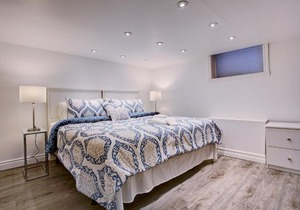 Lovely, Clean, in the heart of Outremont!