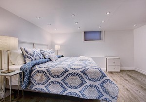 Lovely, Clean, in the heart of Outremont!