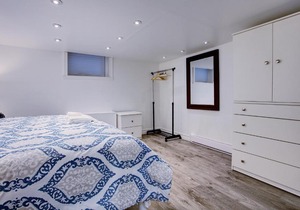 Lovely, Clean, in the heart of Outremont!
