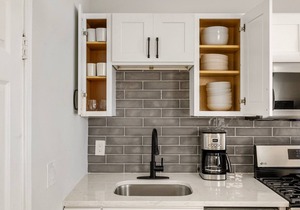 Lovely North End 3BR w/W/D, nr Restaurants, by Blueground