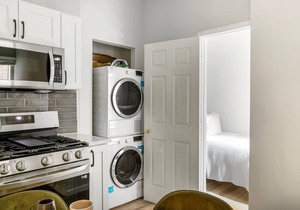 Lovely North End 3BR w/W/D, nr Restaurants, by Blueground