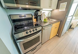 Low Floor.Modern Building, Pools Direct Oceanfront