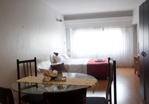 Luminous Studio Apartment. Ideal location. By owner.