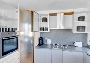 Luxe Kensington 2BR w/Roof Terrace, 5 mins to Earls Court, by Blueground