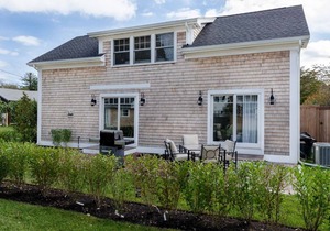 Luxurious Cottage Living In Edgartown Village
