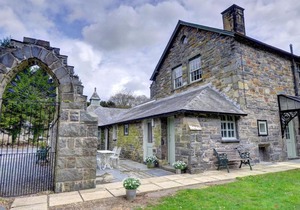 Luxurious mansion in The Bothy with Private Terrace