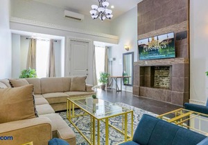 Luxury 3BR condo in Downtown