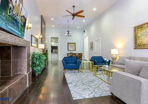 Luxury 3BR condo in Downtown