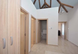Luxury 4-bedroom apartment with sea view