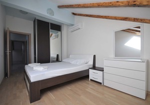 Luxury 4-bedroom apartment with sea view