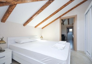 Luxury 4-bedroom apartment with sea view