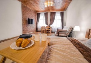 Luxury apartment with Rynok square view