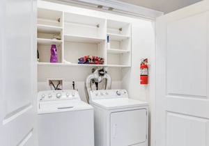 LUXURY BEACH CONDO - 3 BR/BA- CLEAN LINENS INCLUDED!