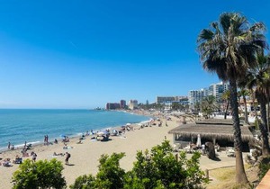 Luxury beachfront apartment in Benalmadena Costa