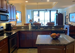 Luxury Beachfront Holiday Isle Condo. Top Floor!