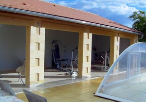 Luxury caravan for 6 people - private swimming pool!