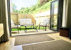 Luxury coastal apartment moments from beach & SW Coastal path walks