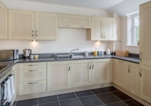 Luxury Hitchin Apartment, Great Central Location - With Parking