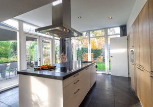 Luxury holiday home with enclosed garden