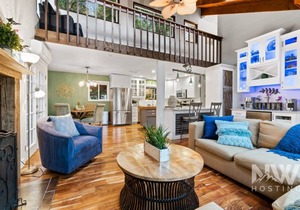 Luxury Home—Hot Tub, Fire Table, Office, Stunning Lake Views, 15 Miles to Silverwood, 2 to Beach!