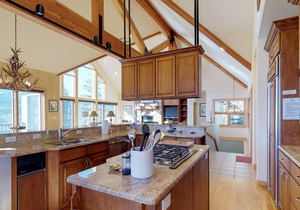 Luxury Home with Upscale Fixtures, WiFi, Private Hot Tub, & Mountain Views